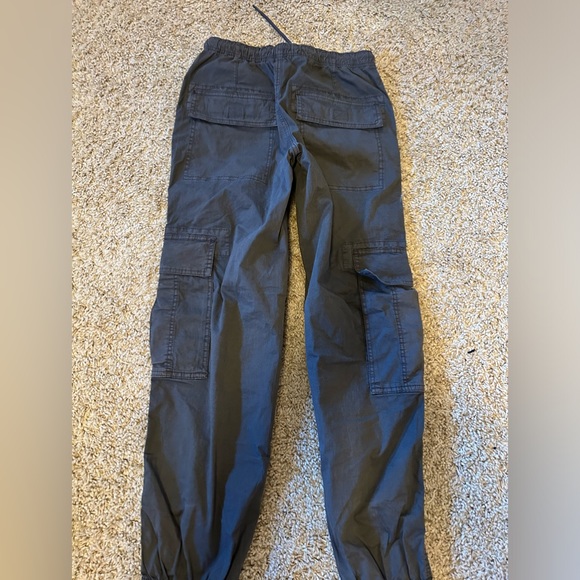 Garage Cargos - Picture 4 of 5